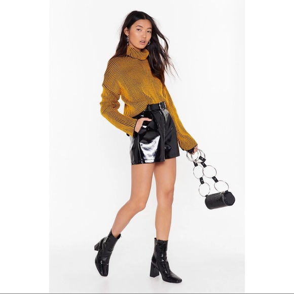 Striped Oversized Turtleneck Sweater - Picture 2 of 3